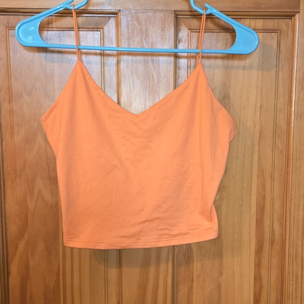 Windsor Basic Cropped Tank Top - Picture 2 of 10